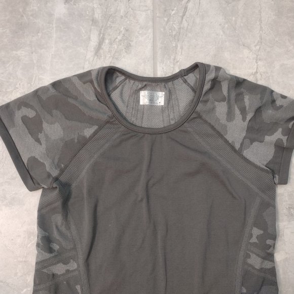 ATHLETA Women's short-sleeve gray tech athletic top, M - Picture 4 of 10